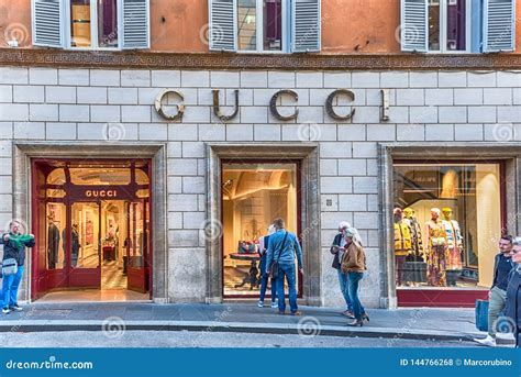 gucci shop in rome